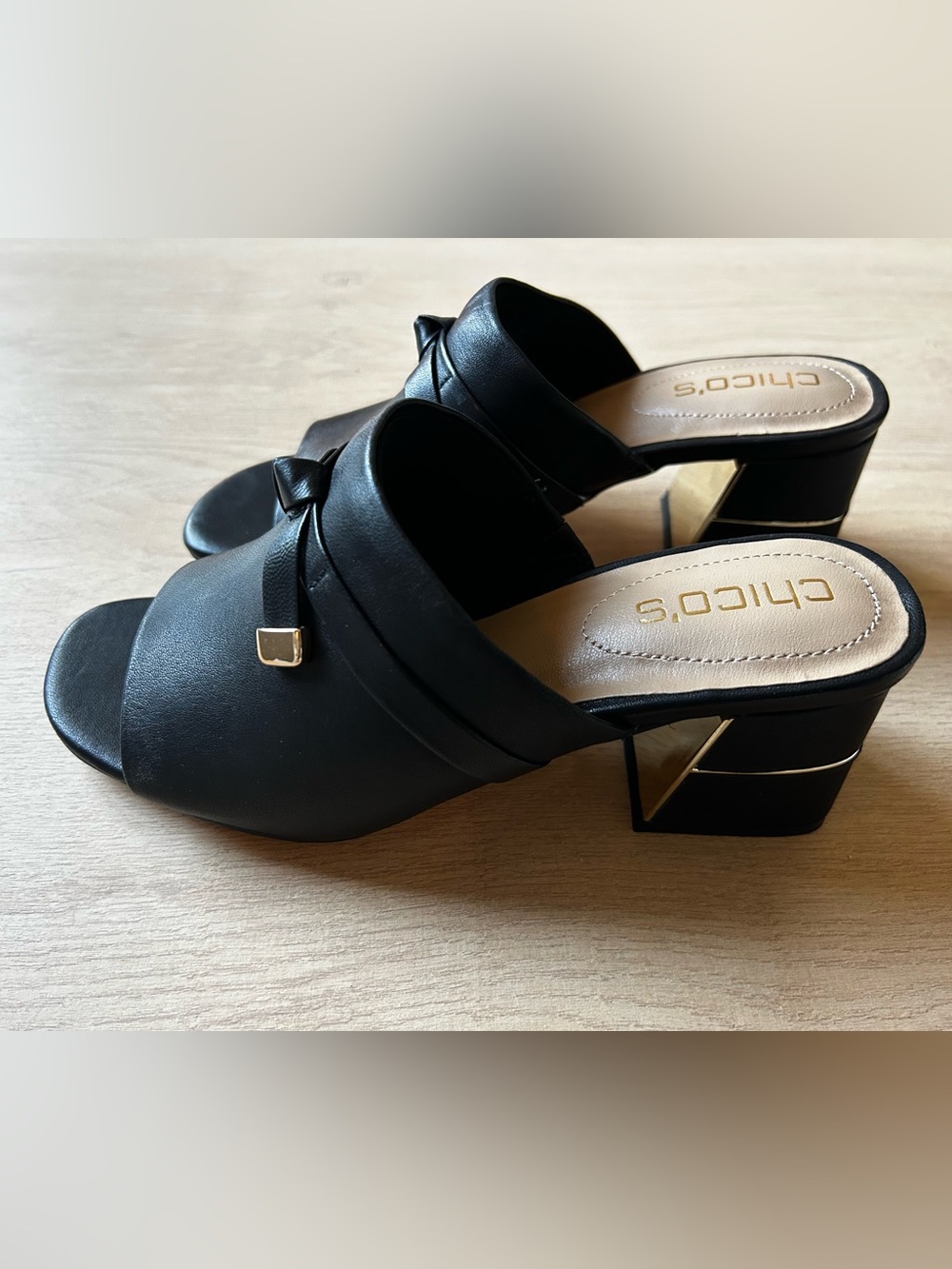 *SOLD* Chico's Black Leather Open-Toe Mule with Gold Accent Women’s Size 7.5 - Picture 5 of 6